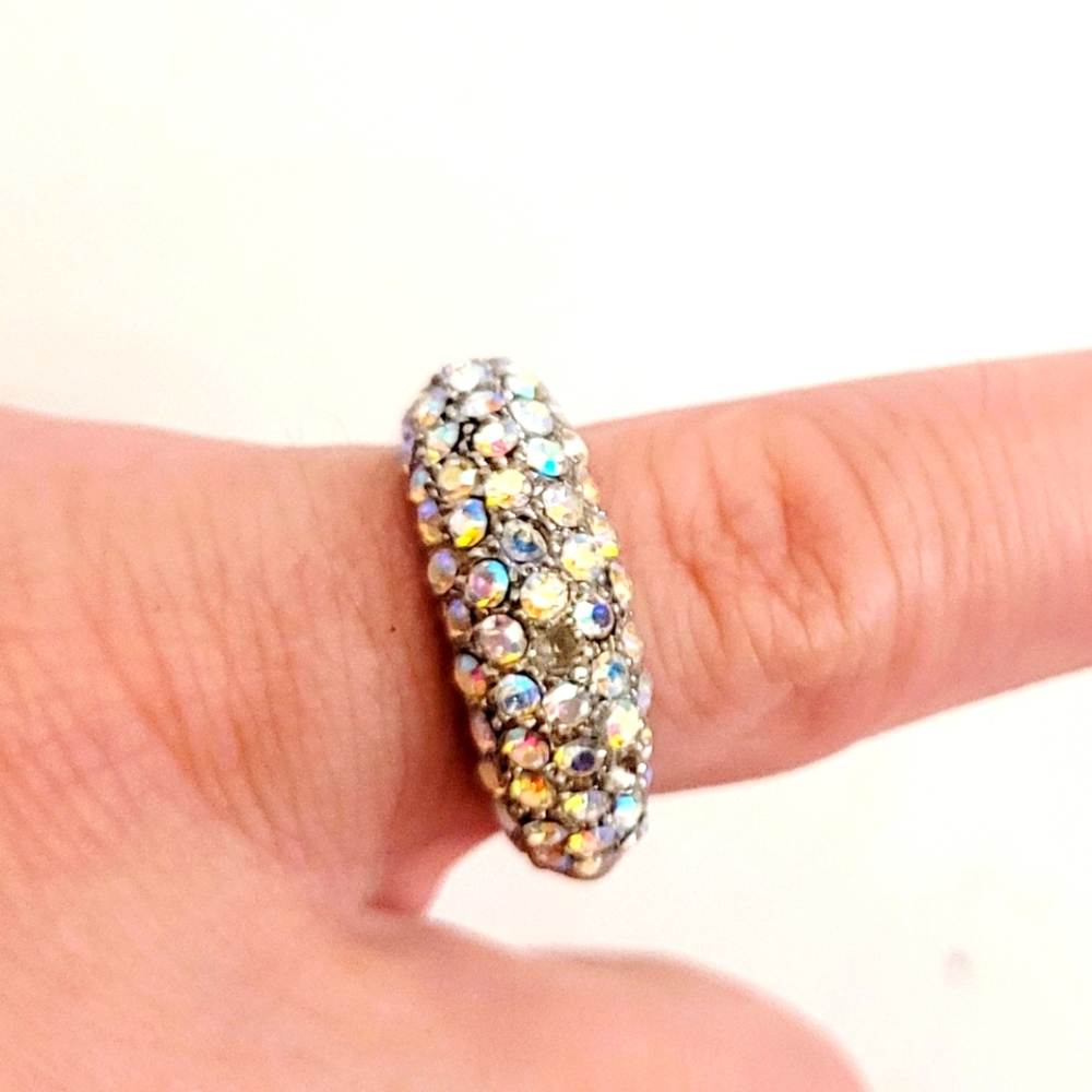 Sparkly fashion ring